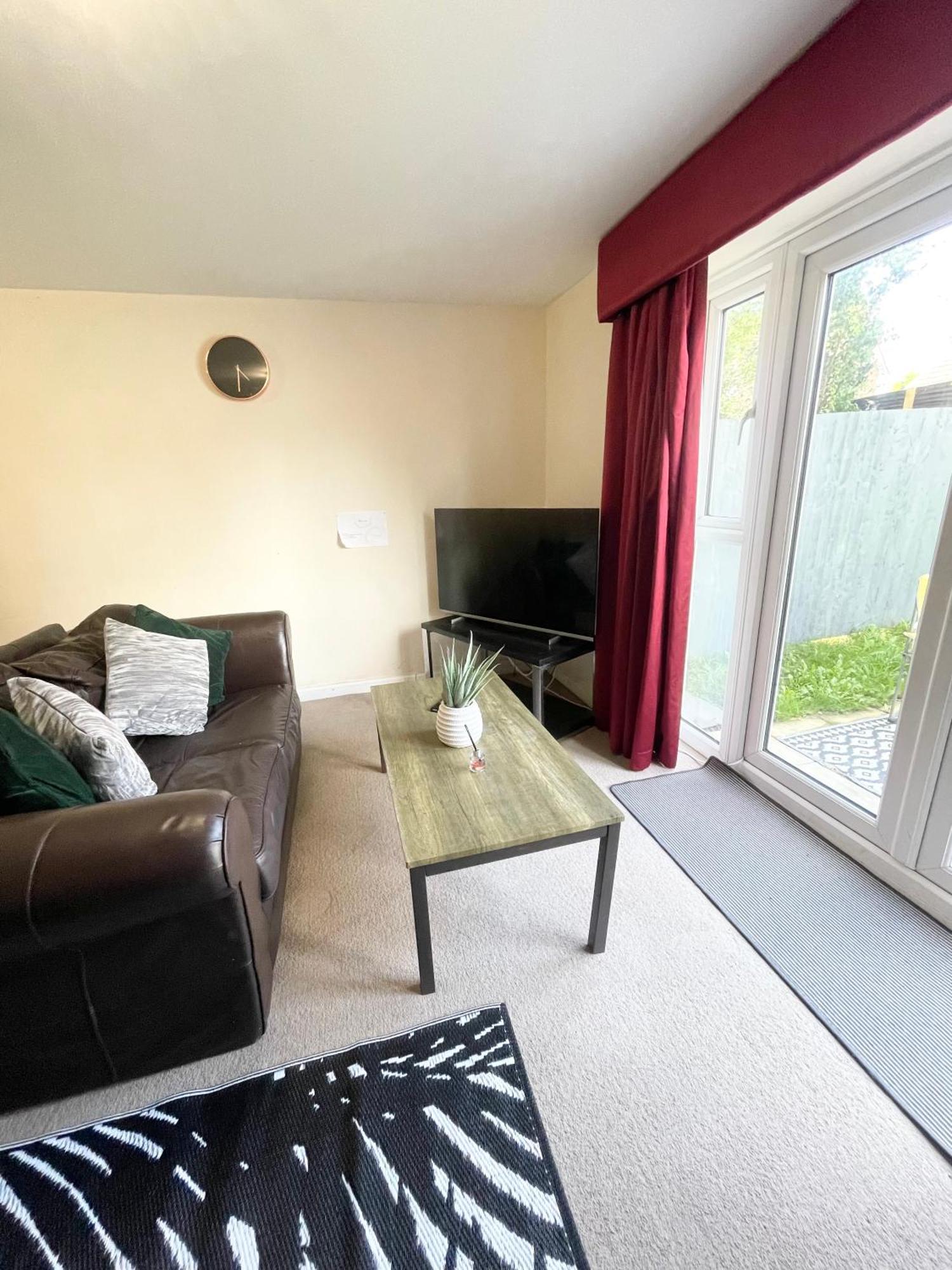 City Spa House: Spacious 10-sleeper With Jacuzzi Near Centre * Liverpool