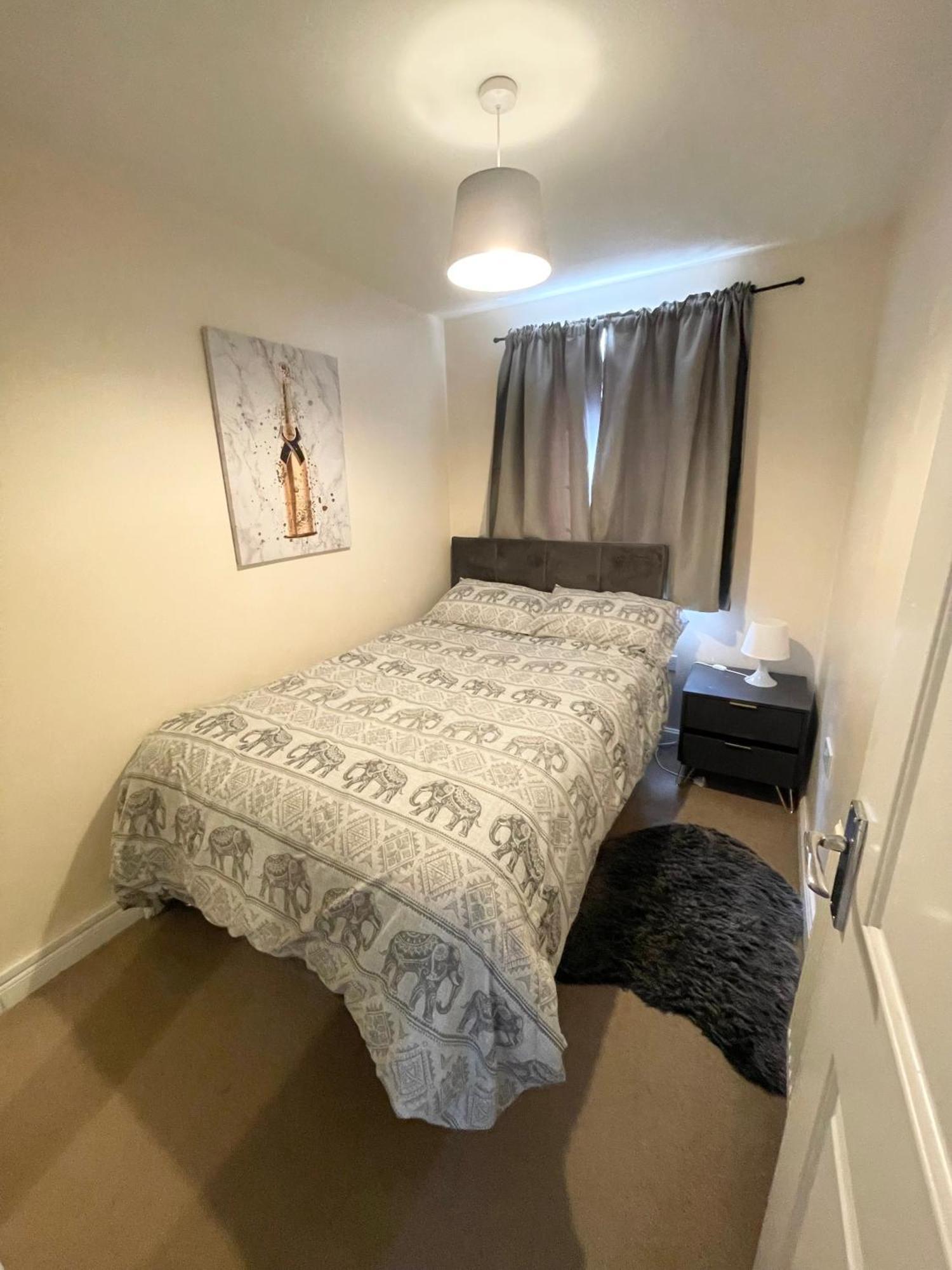 Holiday home City Spa House: Spacious 10-sleeper With Jacuzzi Near Centre