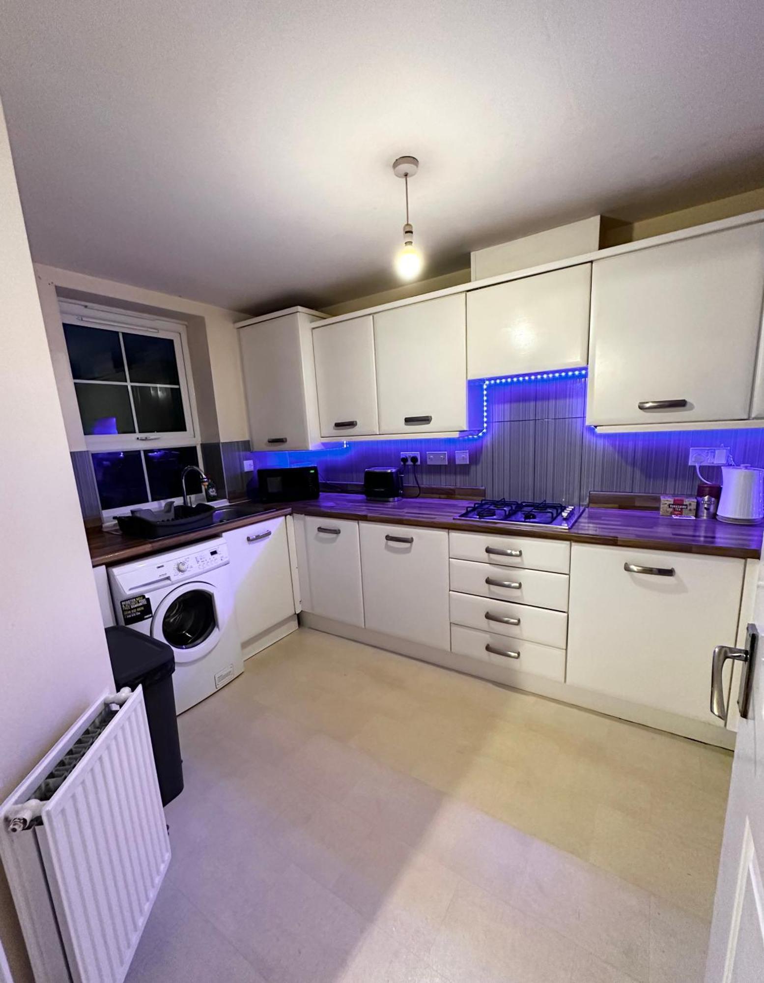 Holiday home City Spa House: Spacious 10-sleeper With Jacuzzi Near Centre *